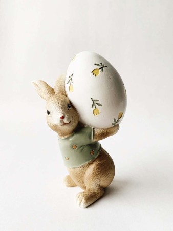 Kanin med egg på ryggen 